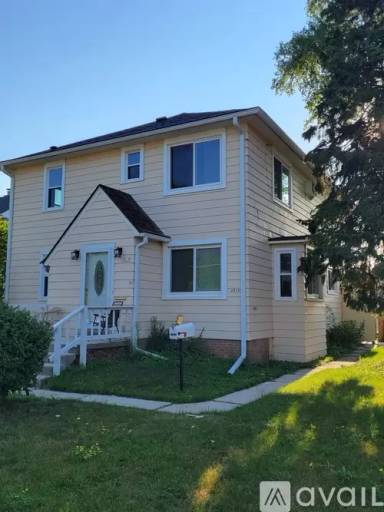 Main picture of 2819 S 10th St