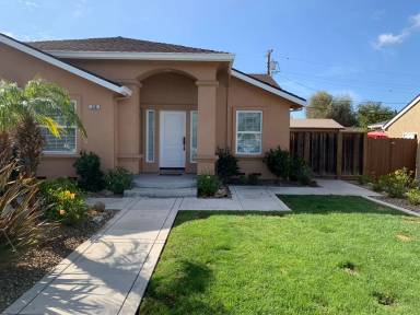Main picture of 338 W 20th St