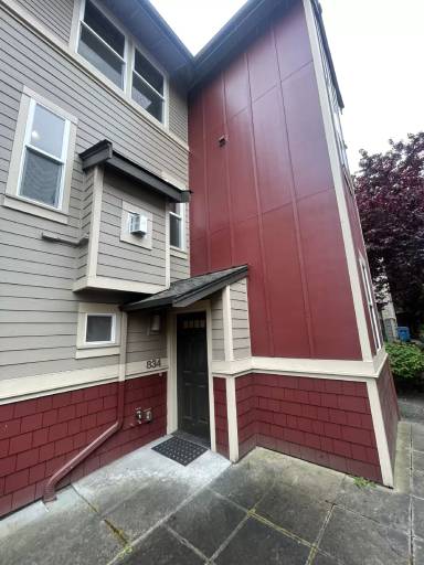 Main picture of 834 N 145th Ln