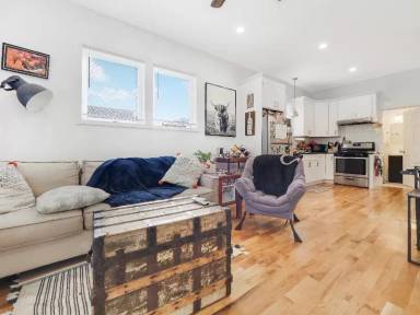 Main picture of 1148 W Belmont Ave