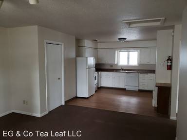 Main picture of 1126 University Dr N