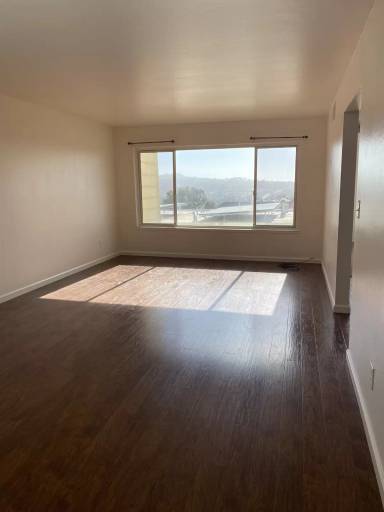 Main picture of 670 Hillside Blvd