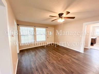 Main picture of 212 W Marshall St