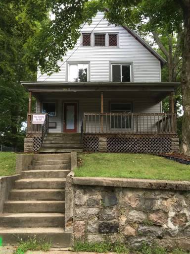 Main picture of 958 Grant St