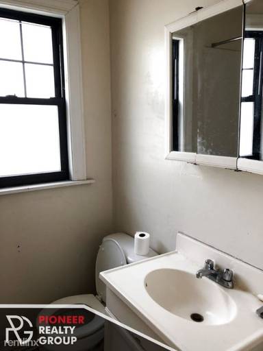 Main picture of 1200 W Wellington Ave & 3000-08 N Racine Ave