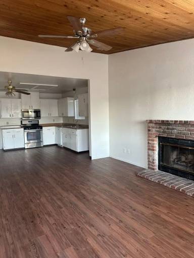 Main picture of 1708 E Beech Ave