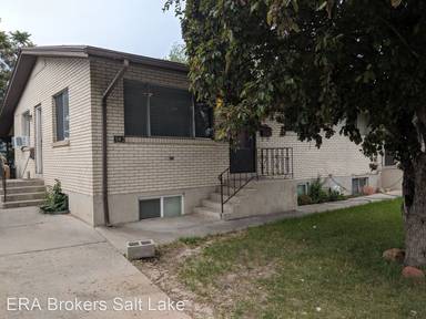 Main picture of 382 E 400 N