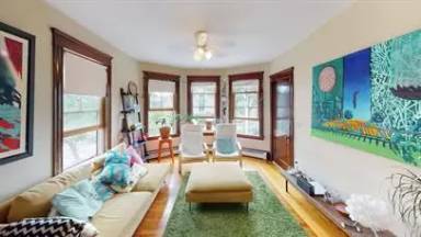 Main picture of 515 Broadway