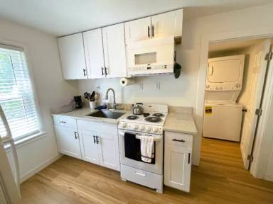 Main picture of 801 Maxwell Ave