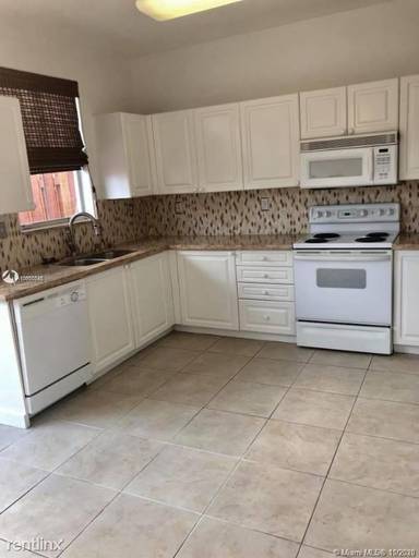 Main picture of 5440 NW 107th Ave