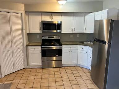 Main picture of 327 S 3rd St