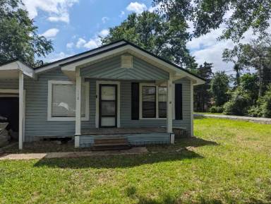 Main picture of 118 N Attaway Ave