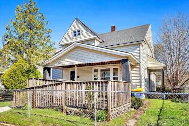 Main picture of 425 Woodlawn St SE