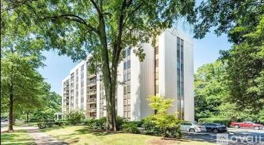 Main picture of 2222 Selwyn Ave