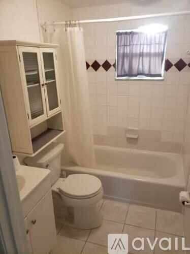Main picture of 455 Pent St