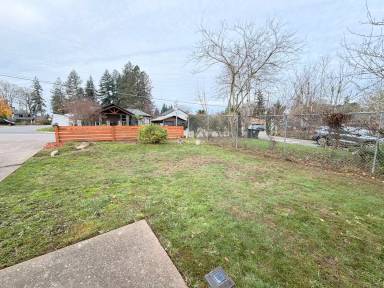 Main picture of 4550 SW 165th Ave