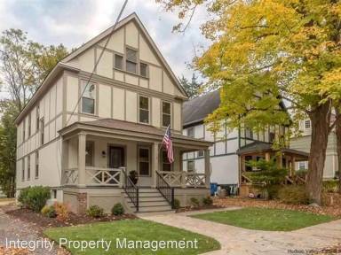 Main picture of 54 Johnston Ave