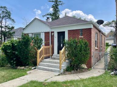 Main picture of 125 E 119th Pl