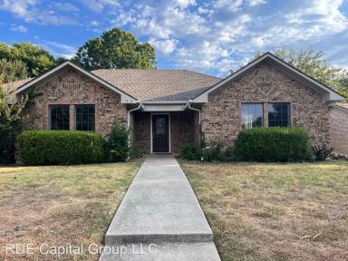 Main picture of 7919 Meadowbrook Ave