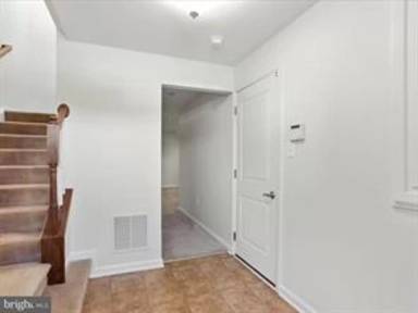 Main picture of 100 Norwood Dr
