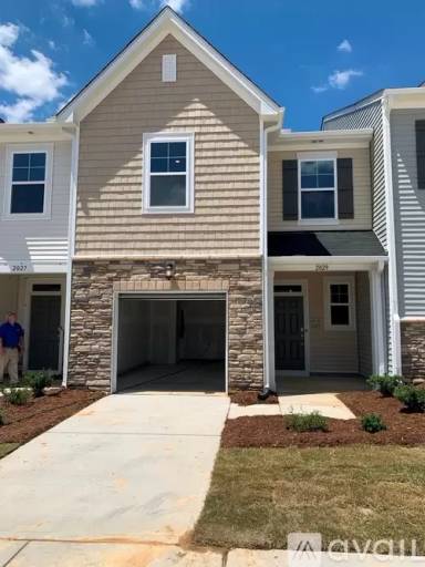 Main picture of 2029 Caen St
