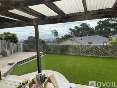 Main picture of 2471 Toyon Way
