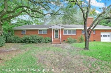 Main picture of 4411 Lake Ave