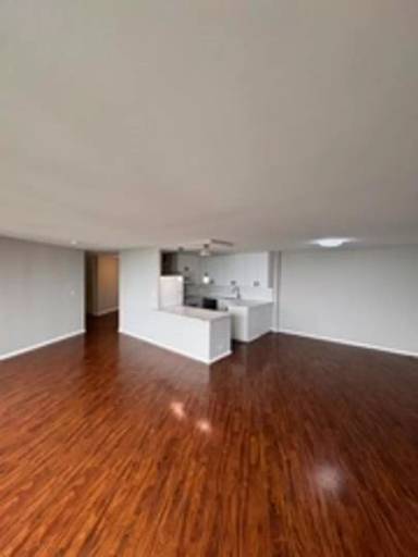 Main picture of Lake Point Tower Condominium