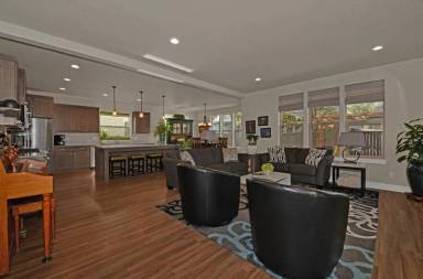Main picture of 63132 NW Via Cambria