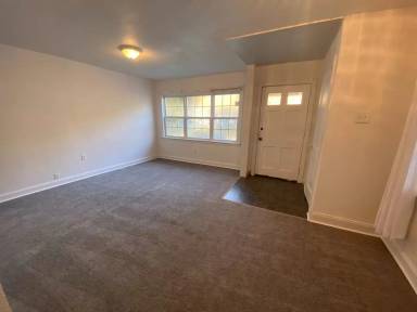 Main picture of 2109 Thomas Ave