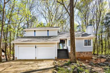 Main picture of 10003 Nottingham Ln SE