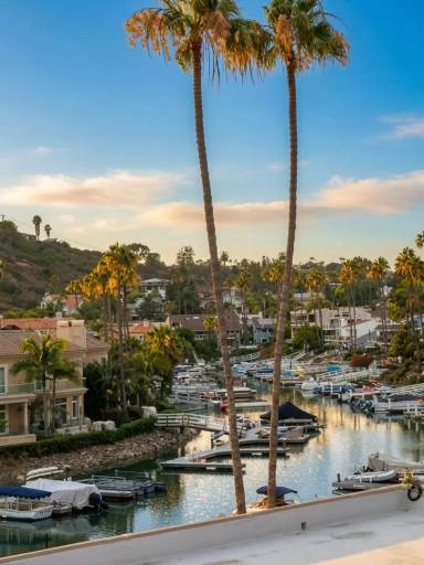 Main picture of 4705 Marina Dr