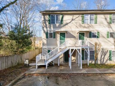 Main picture of 2904 Chapel Hill Rd