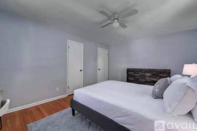 Main picture of 18033 Chagrin Blvd