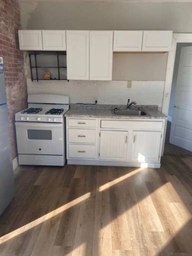 Main picture of 703 E 14th St