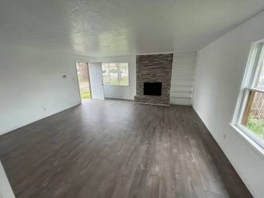 Main picture of 3916 Homedale Rd