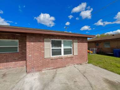 Main picture of 2421 Avenue C SW