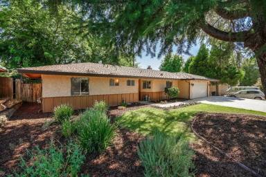 Main picture of 5730 Pearson Ave
