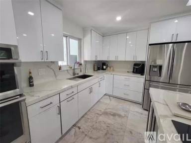 Main picture of 7540 Hope St