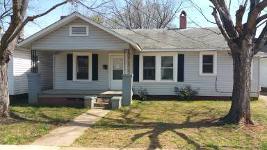 Main picture of 825 Green St