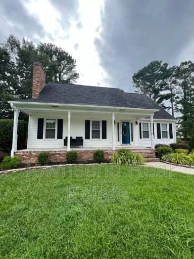 Main picture of 303 Wagoner Dr