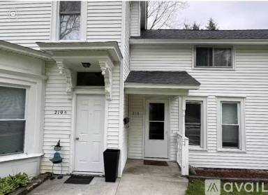 Main picture of 210 Rose Ave