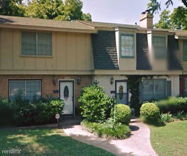 Main picture of 2426 S Graham Dr