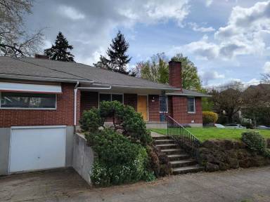 Main picture of 3705 SE Alder St