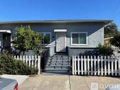 Main picture of 405 Hilton St
