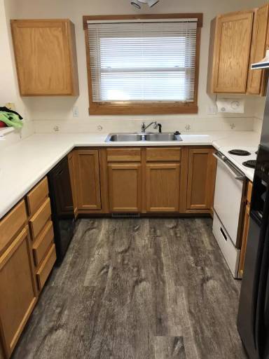 Main picture of 140 Gena Cir