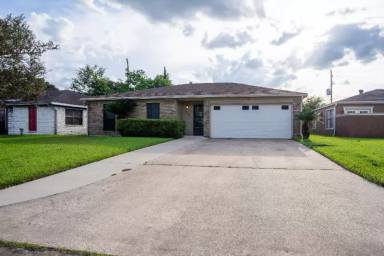 Main picture of 2740 Mahan Rd