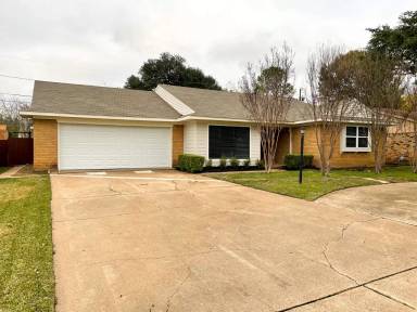 Main picture of 1011 Sam Hill St