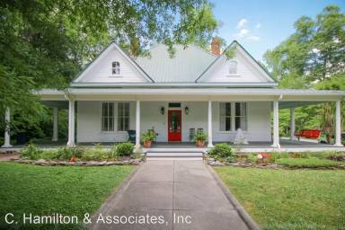 Main picture of 628 Boulevard