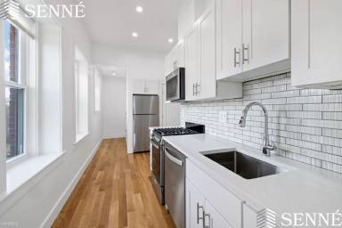 Main picture of 406 Columbia St